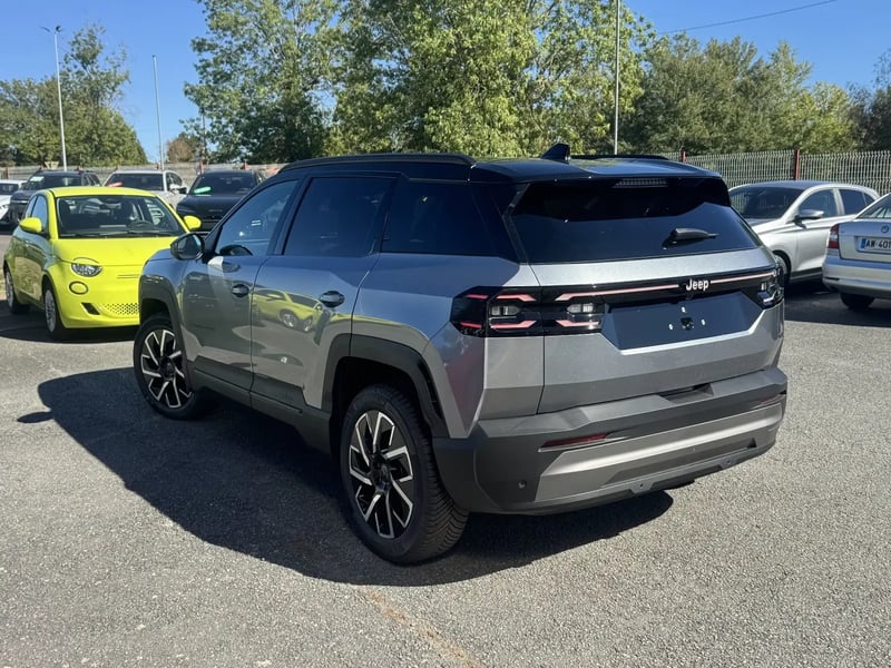 Photo de la voiture JEEP COMPASS 1.2 Turbo T3 145 ch BVR6 e-Hybrid Summit