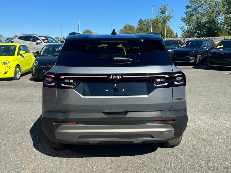 Photo de la voiture JEEP COMPASS 1.2 Turbo T3 145 ch BVR6 e-Hybrid Summit