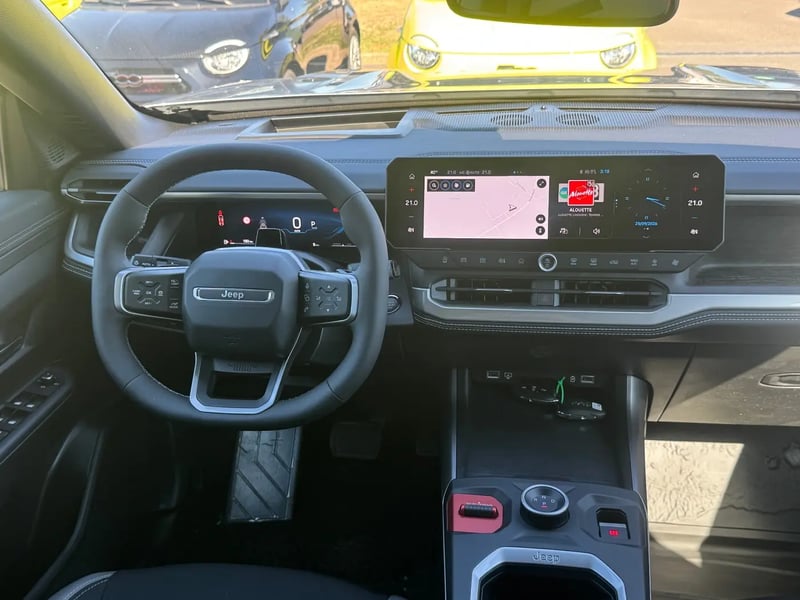 Photo de la voiture JEEP COMPASS 1.2 Turbo T3 145 ch BVR6 e-Hybrid Summit