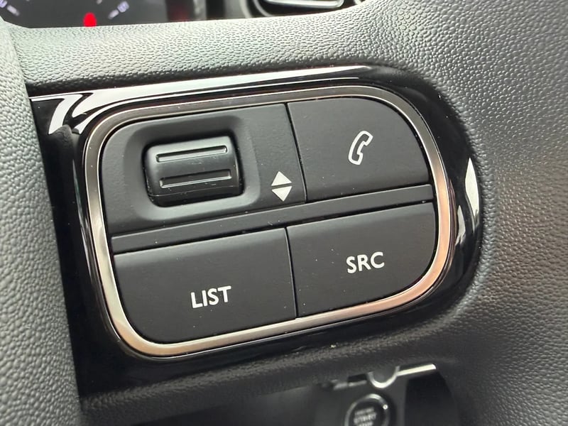 Photo de la voiture CITROEN C3 PureTech 83 S&S BVM5 Shine