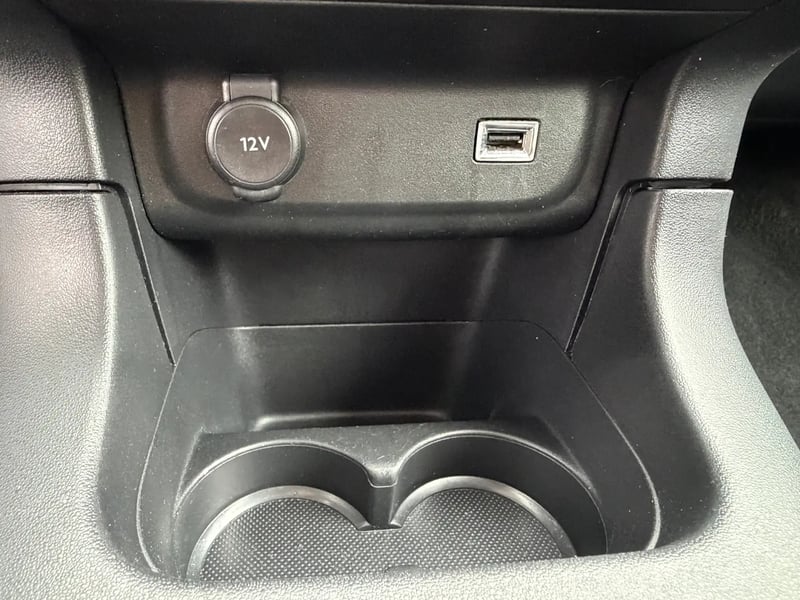 Photo de la voiture CITROEN C3 PureTech 83 S&S BVM5 Shine