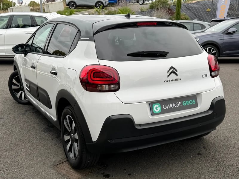 Photo de la voiture CITROEN C3 PureTech 83 S&S BVM5 Shine