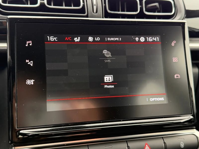 Photo de la voiture CITROEN C3 PureTech 83 S&S BVM5 Shine