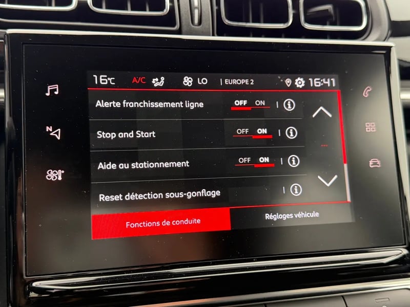 Photo de la voiture CITROEN C3 PureTech 83 S&S BVM5 Shine