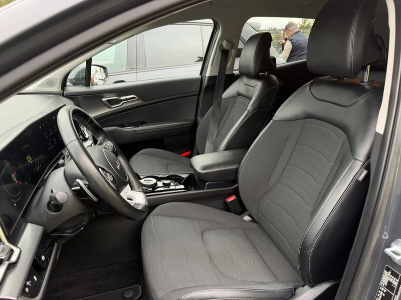 Photo de la voiture KIA SPORTAGE 1.6 T-GDi 150ch MHEV DCT7 4x2 Design