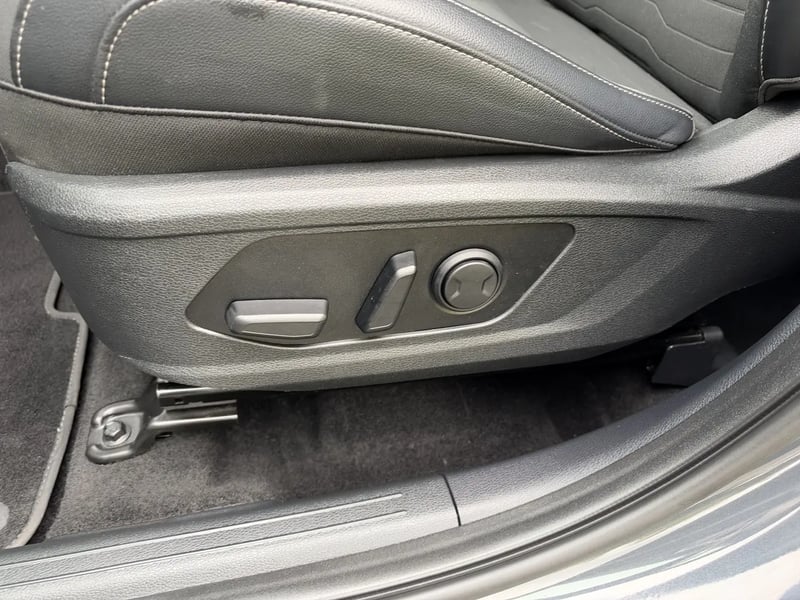 Photo de la voiture KIA SPORTAGE 1.6 T-GDi 150ch MHEV DCT7 4x2 Design
