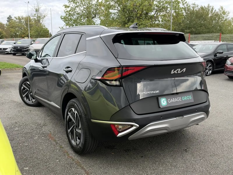 Photo de la voiture KIA SPORTAGE 1.6 T-GDi 150ch MHEV DCT7 4x2 Design