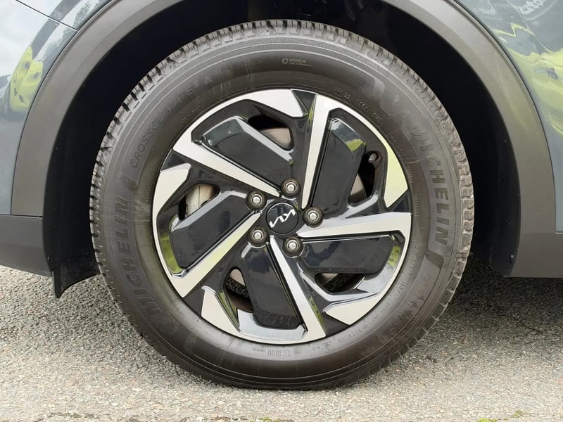 Photo de la voiture KIA SPORTAGE 1.6 T-GDi 150ch MHEV DCT7 4x2 Design