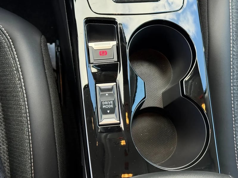 Photo de la voiture PEUGEOT 208 Hybrid 110 ch e-DCS6 Allure