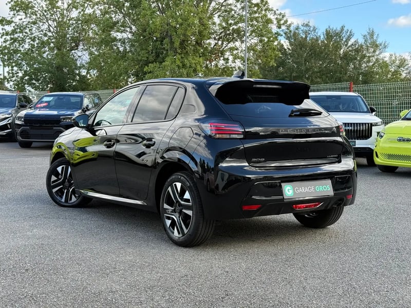 Photo de la voiture PEUGEOT 208 Hybrid 110 ch e-DCS6 Allure