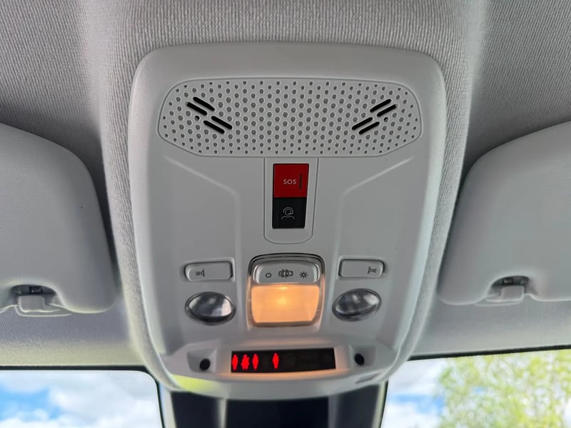 Photo de la voiture PEUGEOT 208 Hybrid 110 ch e-DCS6 Allure