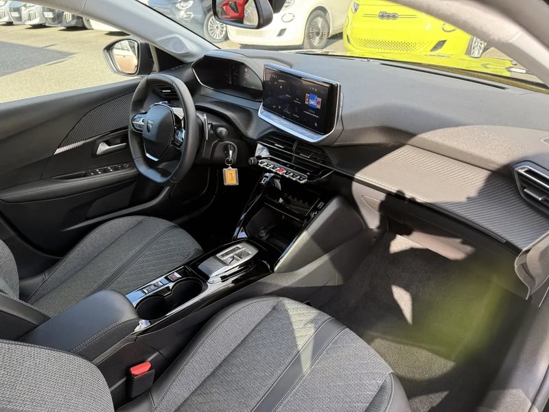 Photo de la voiture PEUGEOT 208 Hybrid 110 ch e-DCS6 Allure