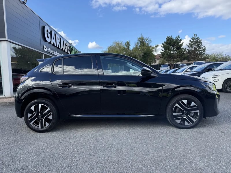 Photo de la voiture PEUGEOT 208 Hybrid 110 ch e-DCS6 Allure