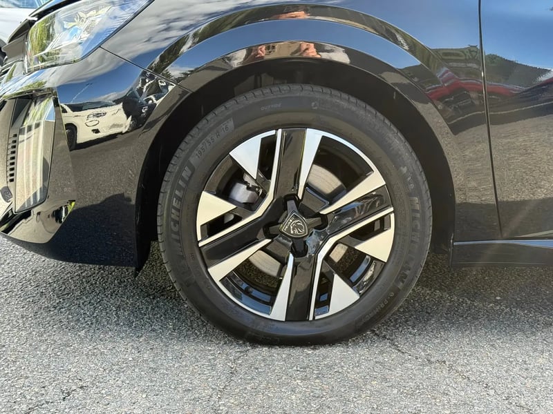 Photo de la voiture PEUGEOT 208 Hybrid 110 ch e-DCS6 Allure