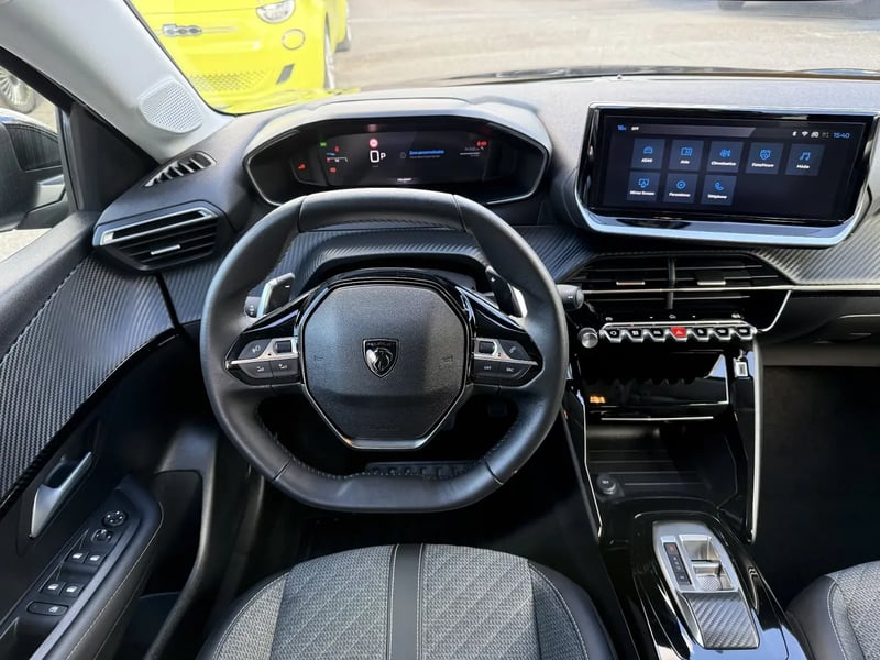 Photo de la voiture PEUGEOT 208 Hybrid 110 ch e-DCS6 Allure