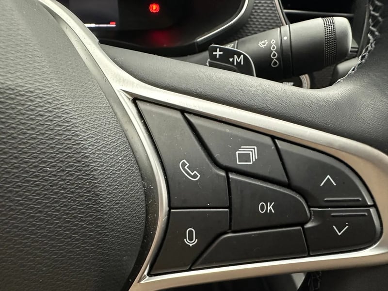 Photo de la voiture RENAULT ARKANA mild hybrid 140 EDC GSR2 Evolution