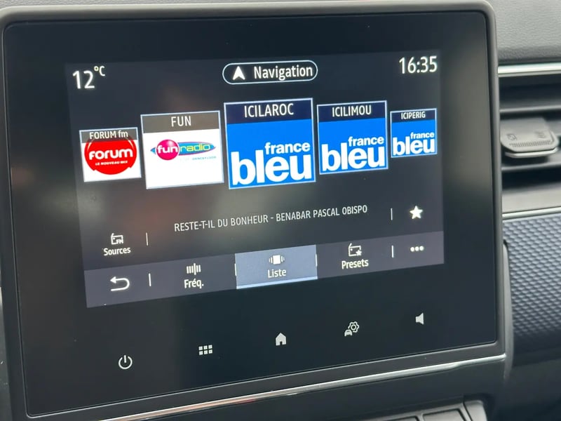 Photo de la voiture RENAULT ARKANA mild hybrid 140 EDC GSR2 Evolution