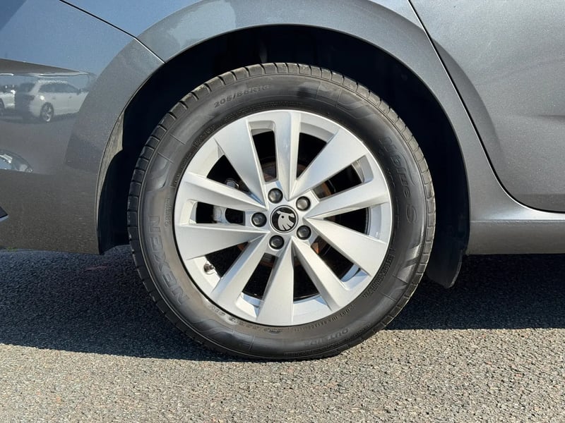 Photo de la voiture SKODA SCALA 1.0 TSI Evo 2 116 ch DSG7 Selection