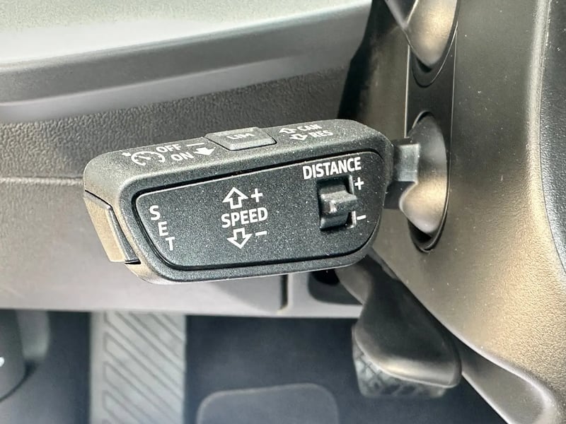 Photo de la voiture AUDI A3 SPORTBACK TFSI Mild Hybrid 116 S tronic 7 Design