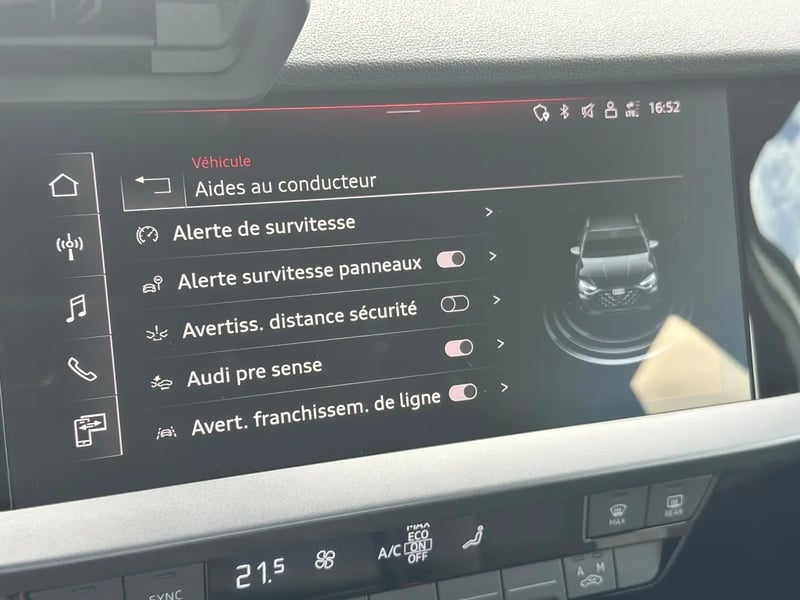 Photo de la voiture AUDI A3 SPORTBACK TFSI Mild Hybrid 116 S tronic 7 Design