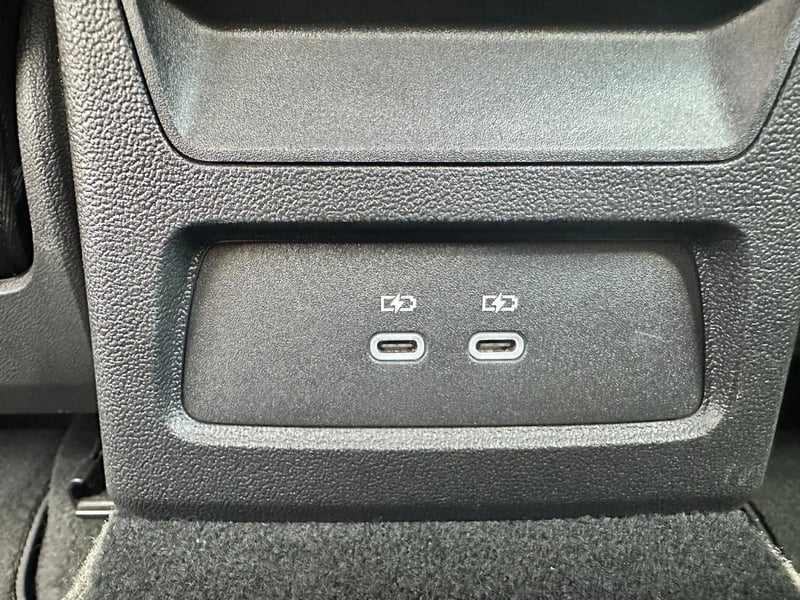 Photo de la voiture AUDI A3 SPORTBACK TFSI Mild Hybrid 116 S tronic 7 Design