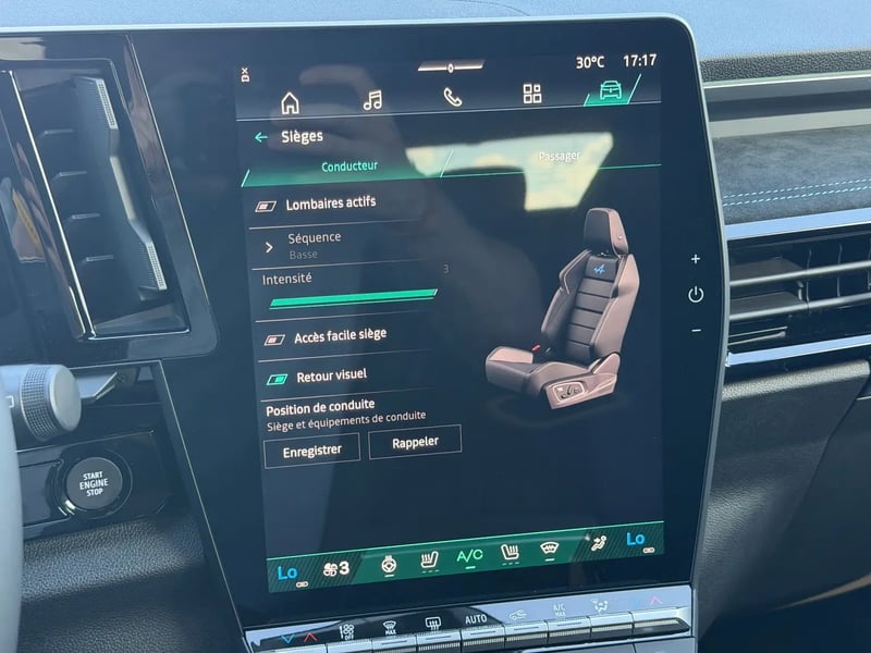 Photo de la voiture RENAULT AUSTRAL full hybrid E-Tech 200 ch Esprit Alpine