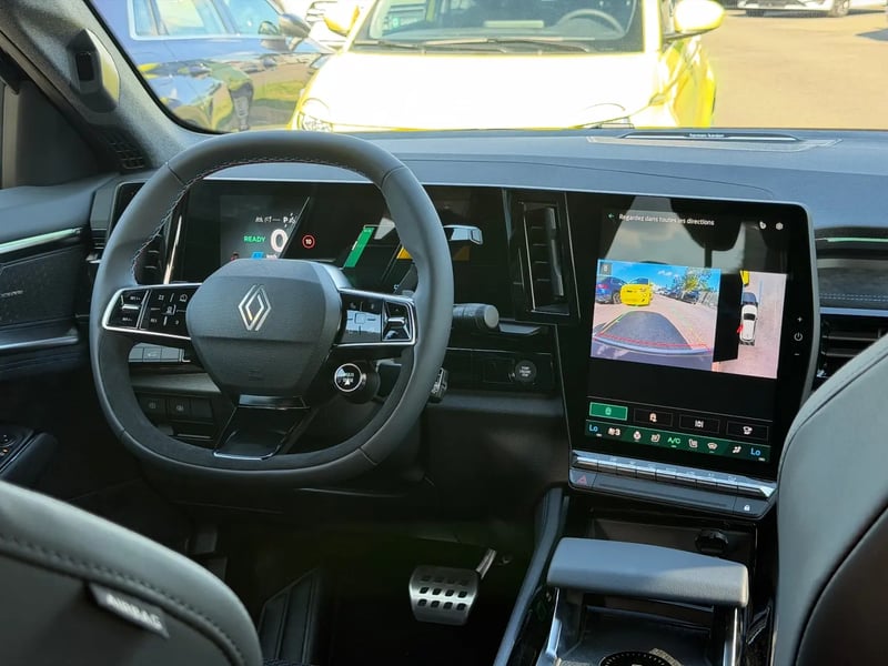Photo de la voiture RENAULT AUSTRAL full hybrid E-Tech 200 ch Esprit Alpine