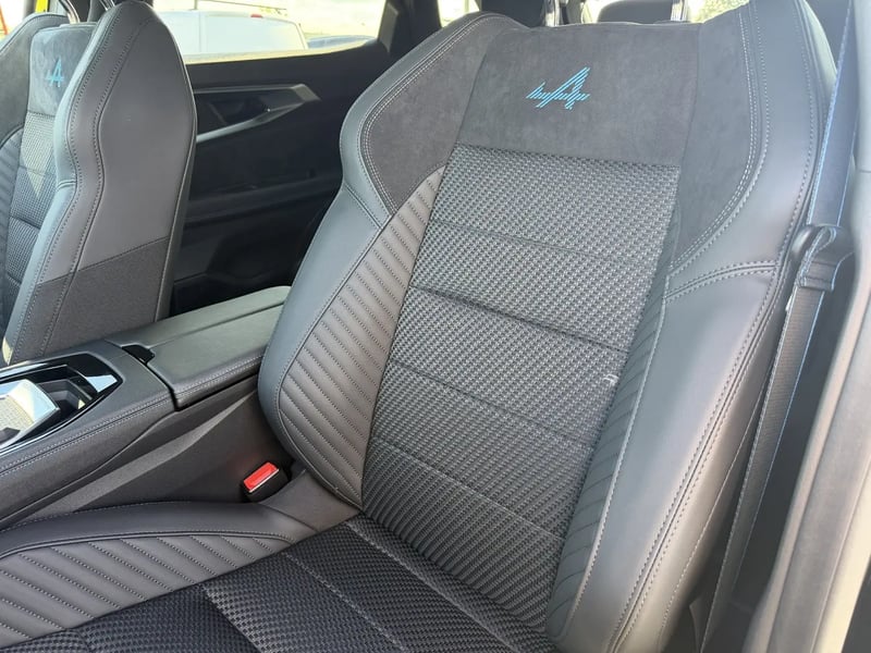 Photo de la voiture RENAULT AUSTRAL full hybrid E-Tech 200 ch Esprit Alpine