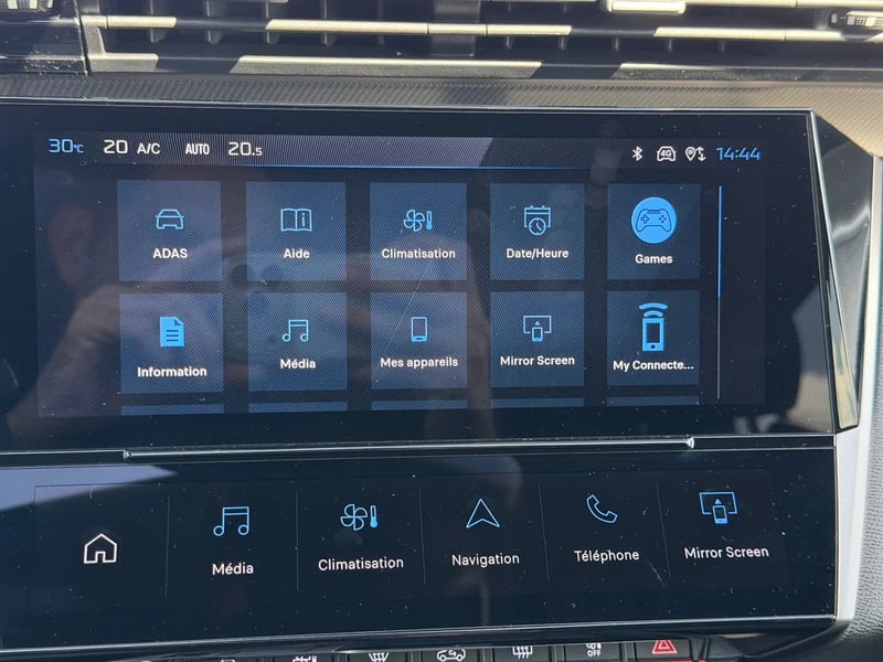 Photo de la voiture PEUGEOT 408 Hybrid 145 e-DCS6 GT