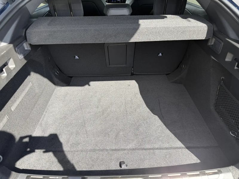 Photo de la voiture PEUGEOT 408 Hybrid 145 e-DCS6 GT