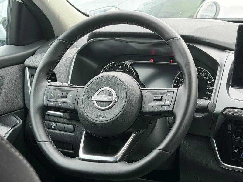 Photo de la voiture NISSAN QASHQAI Mild Hybrid 140 ch N-Connect