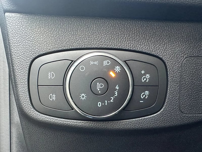 Photo de la voiture FORD FOCUS SW 1.0 EcoBoost 125 S&S Titanium +