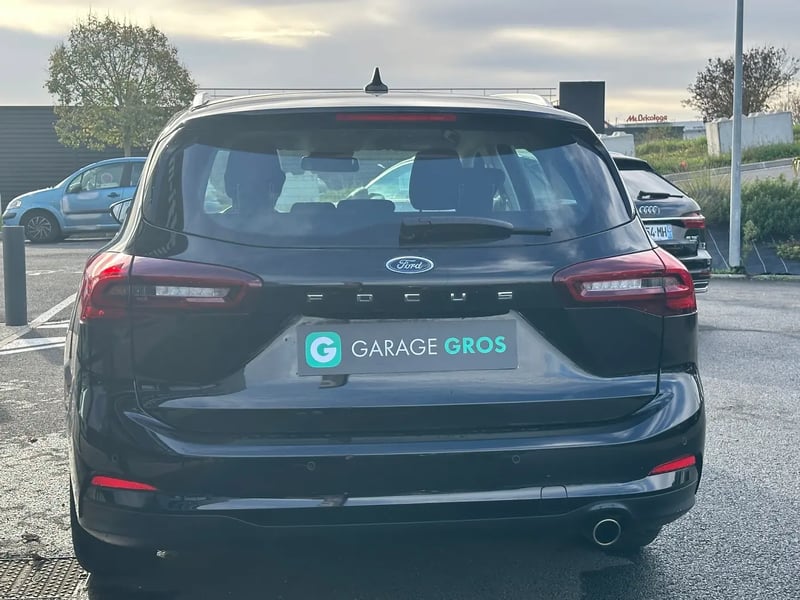 Photo de la voiture FORD FOCUS SW 1.0 EcoBoost 125 S&S Titanium +