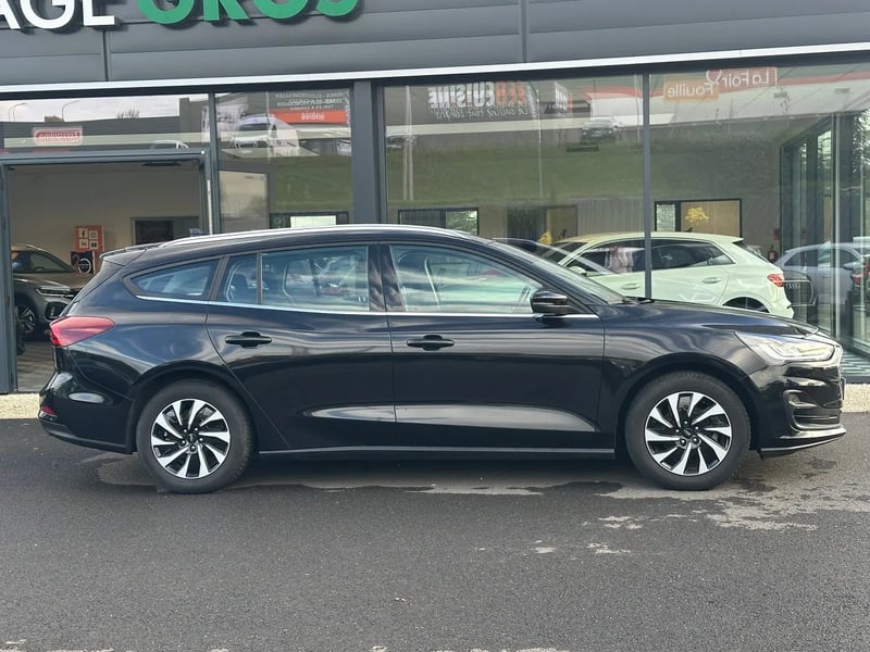 Photo de la voiture FORD FOCUS SW 1.0 EcoBoost 125 S&S Titanium +
