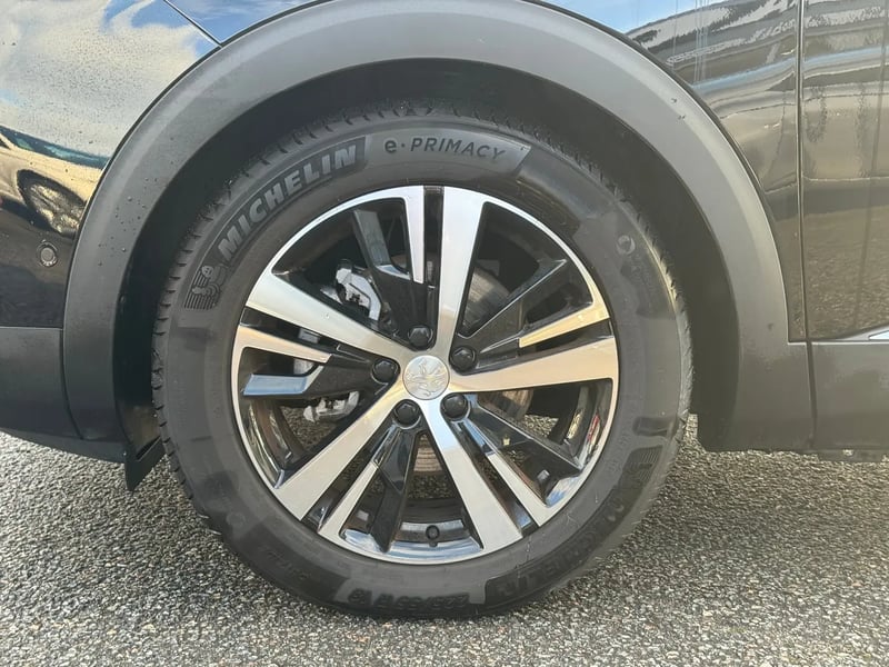 Photo de la voiture PEUGEOT 3008 PureTech 130ch S&S BVM6 GT