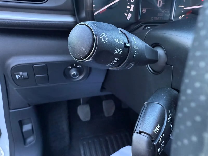 Photo de la voiture CITROEN C3 PureTech 83 S&S BVM5 Shine