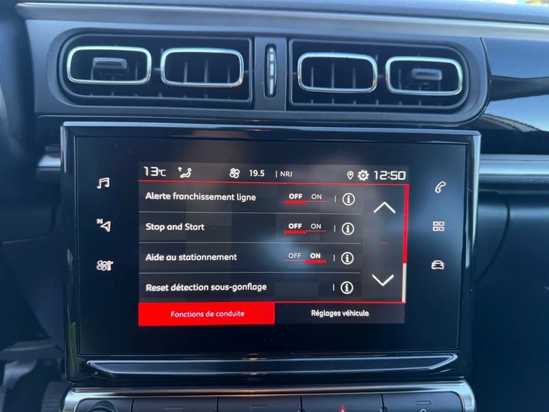 Photo de la voiture CITROEN C3 PureTech 83 S&S BVM5 Shine