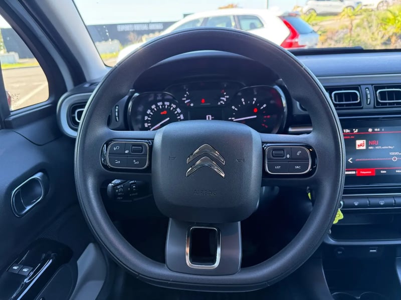 Photo de la voiture CITROEN C3 PureTech 83 S&S BVM5 Shine