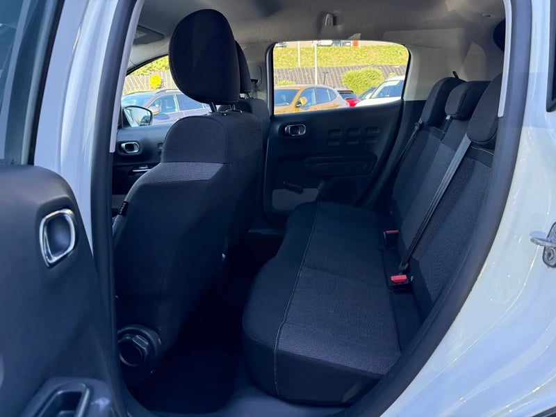 Photo de la voiture CITROEN C3 PureTech 83 S&S BVM5 Shine