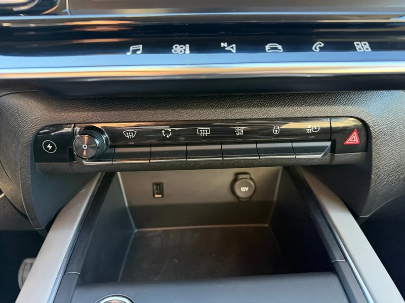 Photo de la voiture CITROEN C5 AIRCROSS Hybride Rechargeable 225 S&S e-EAT8 Feel