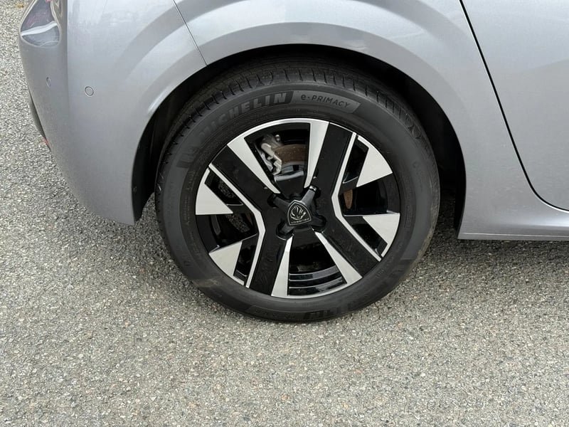 Photo de la voiture PEUGEOT 208 100 S&S BVM6 Allure
