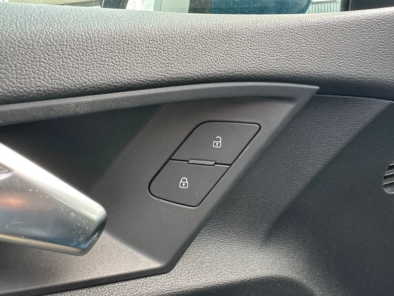 Photo de la voiture AUDI A3 SPORTBACK 35 TFSI 150 Design
