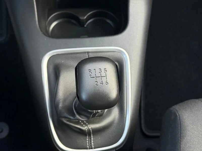 Photo de la voiture CITROEN C3 PureTech 110 S&S BVM6 Shine