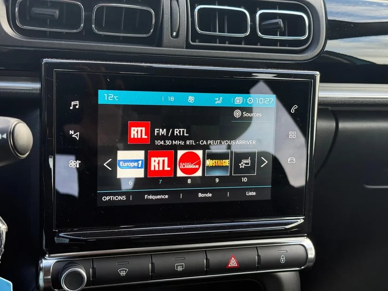 Photo de la voiture CITROEN C3 PureTech 110 S&S BVM6 Shine