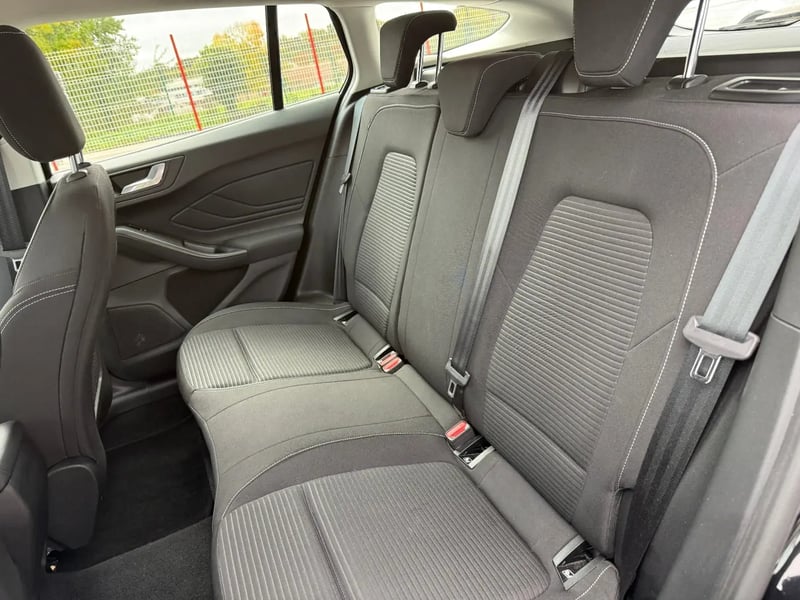 Photo de la voiture FORD FOCUS SW 1.0 EcoBoost 125 S&S mHEV Titanium X Business