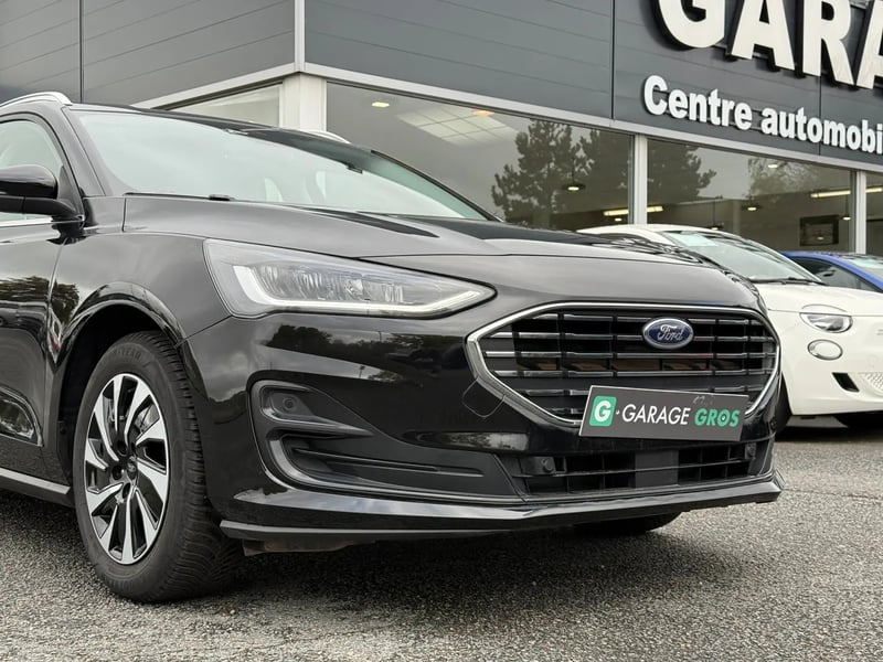Photo de la voiture FORD FOCUS SW 1.0 EcoBoost 125 S&S mHEV Titanium X Business