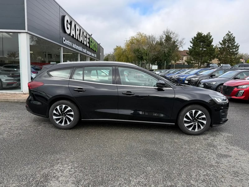 Photo de la voiture FORD FOCUS SW 1.0 EcoBoost 125 S&S mHEV Titanium X Business