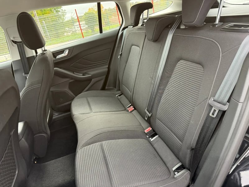 Photo de la voiture FORD FOCUS SW 1.0 EcoBoost 125 S&S mHEV Titanium X Business