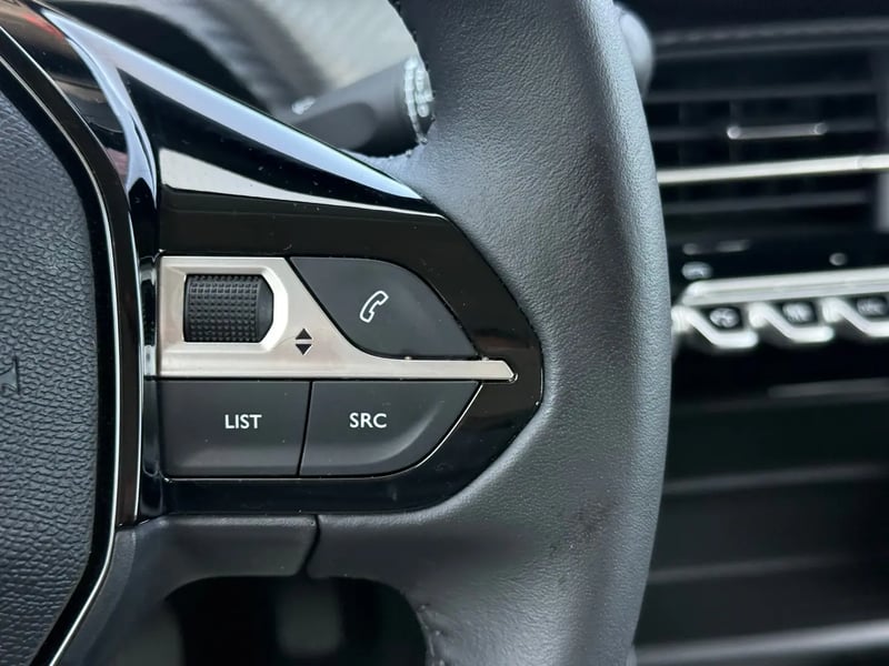 Photo de la voiture PEUGEOT 208 100 S&S BVM6 Style