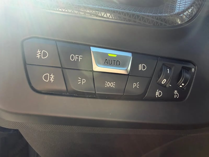 Photo de la voiture BMW SERIE 1 F40 118d 150 ch BVA8 Edition Sport